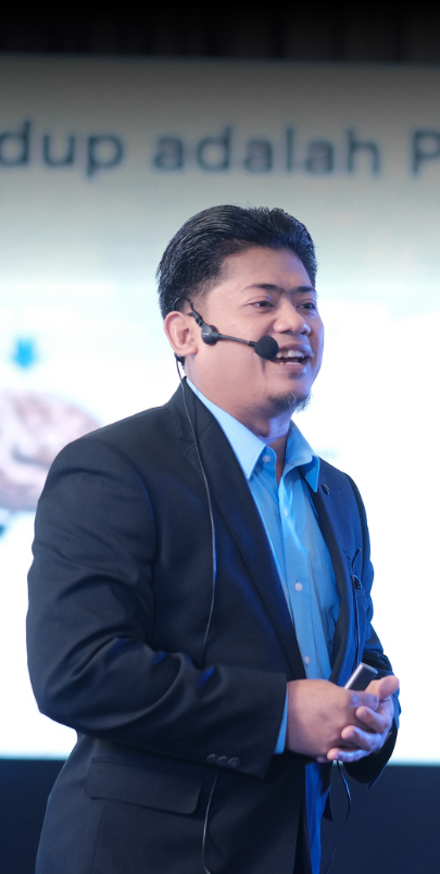 Nasrullah as Pak Nas..